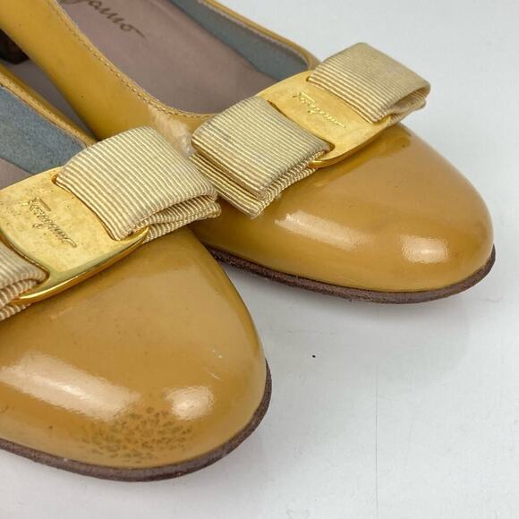 SALVATORE FERRAGAMO Vera Bow Patent Pump 6 B - Picture 10 of 13